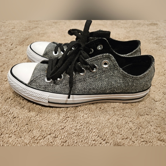 Converse All- star Chuck Taylor's womens low tops - Picture 3 of 9